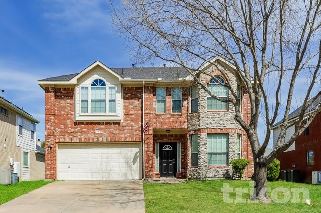 Building Photo - 704 Crockett Dr