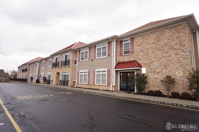 Photo - 475 Avenel St Unit 101