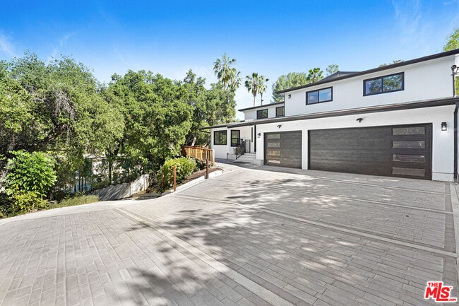 Photo - 4611 Louise Ave