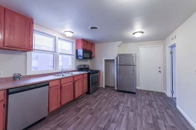 Building Photo - 1715 Glenwood Ave Unit 1