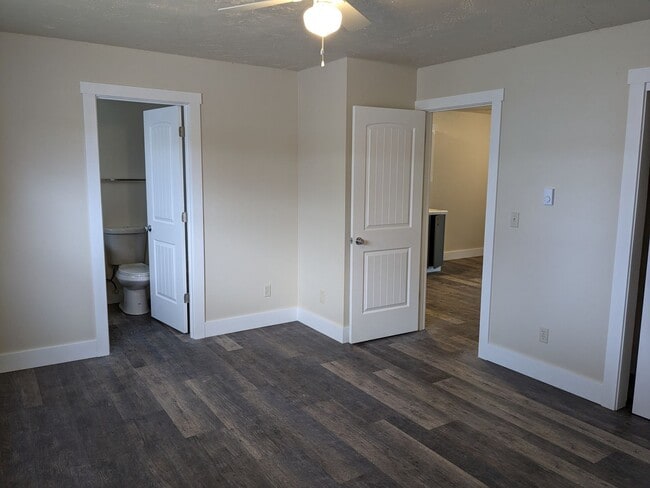 Photo - spacious 1-bedroom 1-bath with open floor ... Unit Apt 15