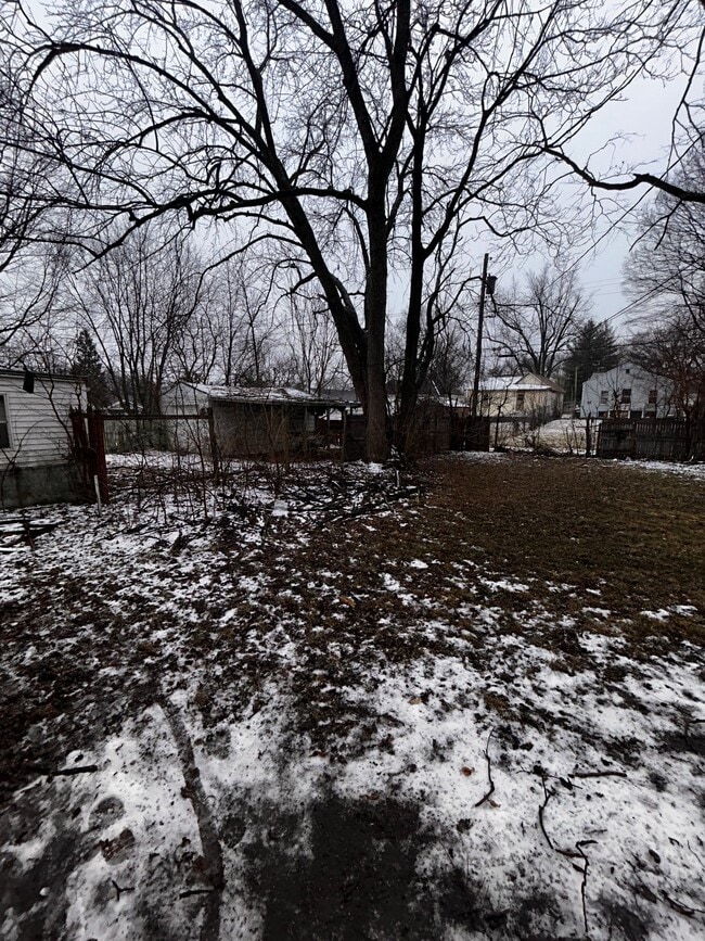 Photo - 935 W Marietta St