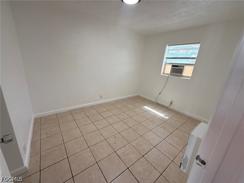 Photo - 3049 2nd St