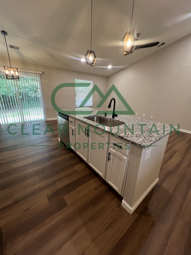 Photo - MOVE-IN SPECIAL! 1 MONTH FREE - Modern Upd... Unidad 18 SF