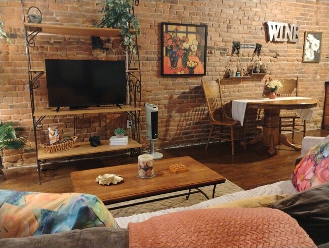 Photo - 22 W Main St Unidad SI ID1501075P