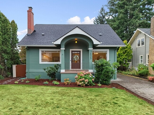 Building Photo - Classic Portland Charm + Modern Comfort in... Rental