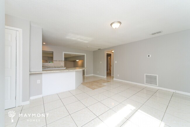 Photo - 1737 Hinckley Rd