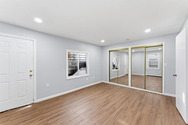 Photo - 16 W 10th St Unidad 1