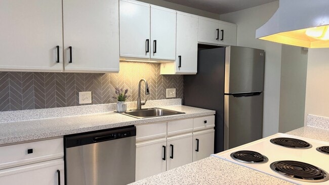 Photo - 15 Lordvale Blvd