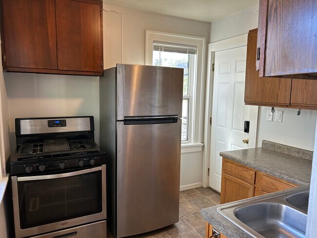 Kitchen view 2 - 203 Annapolis St W Unit 1