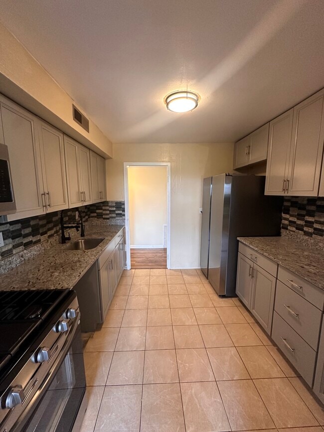 Photo - 6001 Arlington Blvd Unit 501