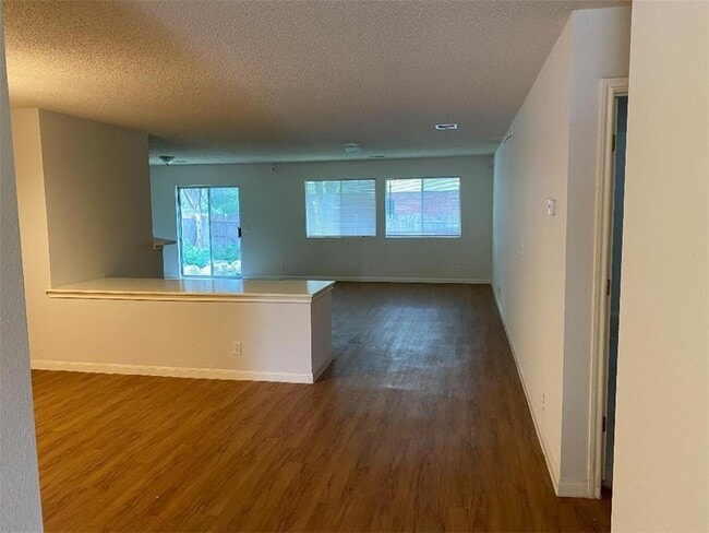 Photo - 4000 Barlow Dr