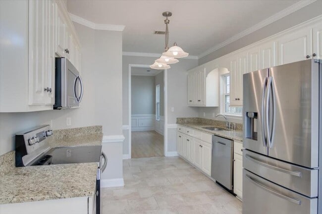 Photo - 702 Lakeside Landing Ct