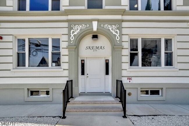 Photo - 155 Clifton Ave