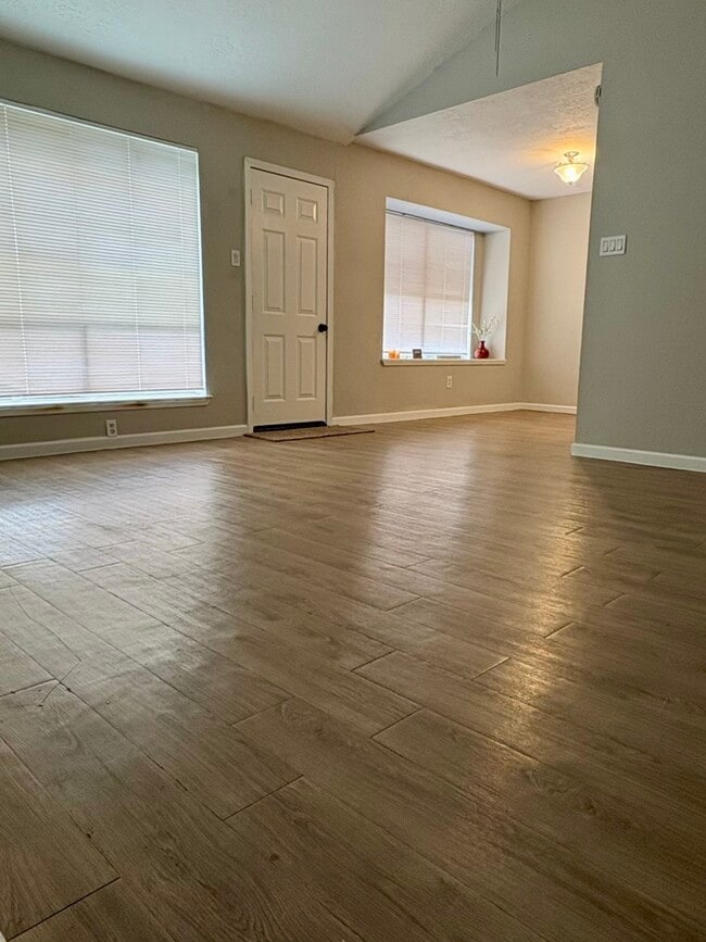 Photo - 7615 Woodland W Dr