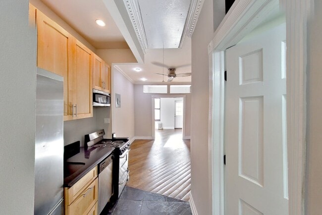 Photo - 279 E 10th St Unit 16