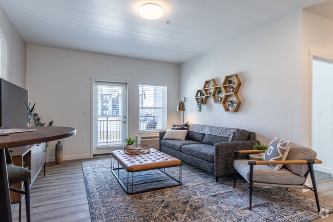 1BR, 1BA - 745SF - Cypress