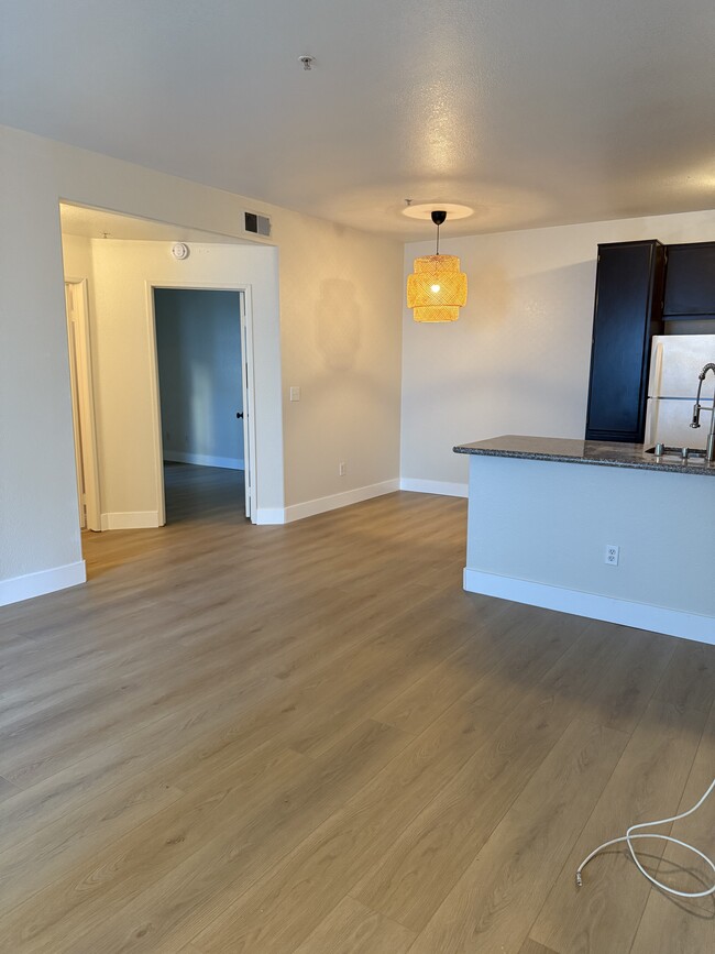 Photo - 13133 Le Parc Unit 305