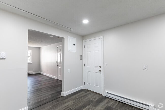 2BR, 1BA - Kitchen