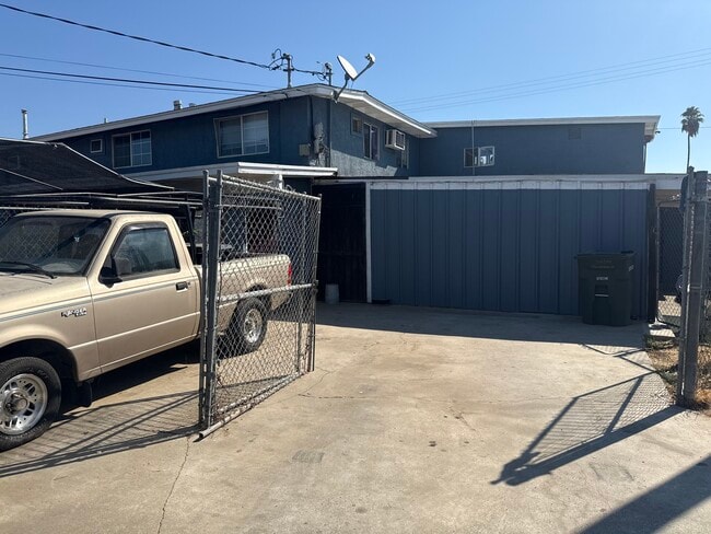 Building Photo - 343 Rio Grande Ave Unit A