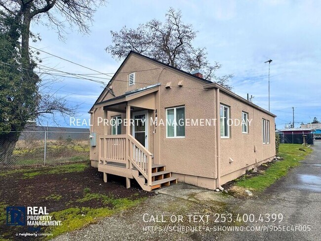 Photo - 8420 1/2 South Tacoma Way-1 Unidad 1