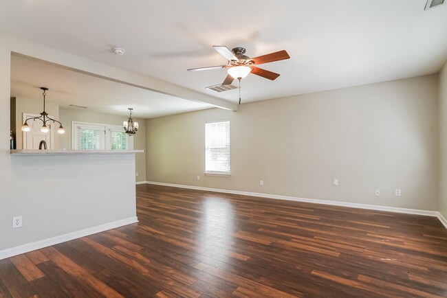 Photo - 3637 Pinkham Way