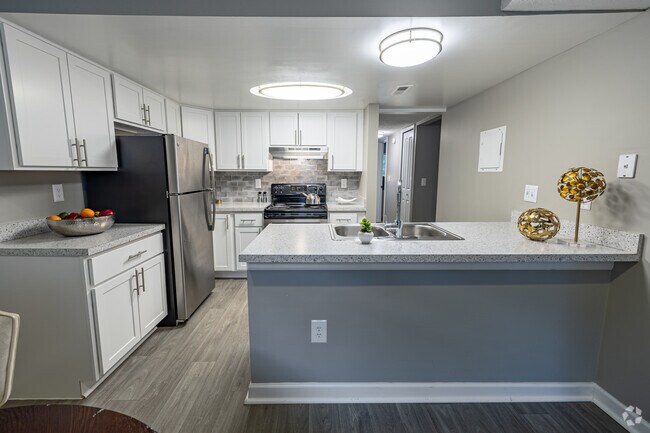 2BR, 1.5BA - 986SF - Kenya - Kitchen