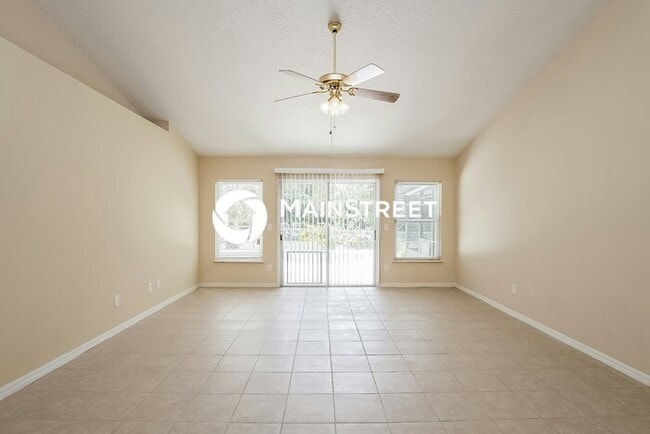 Photo - 3 Bedroom Pet-Friendly Home in OCOEE, FL with Main Street Renewal