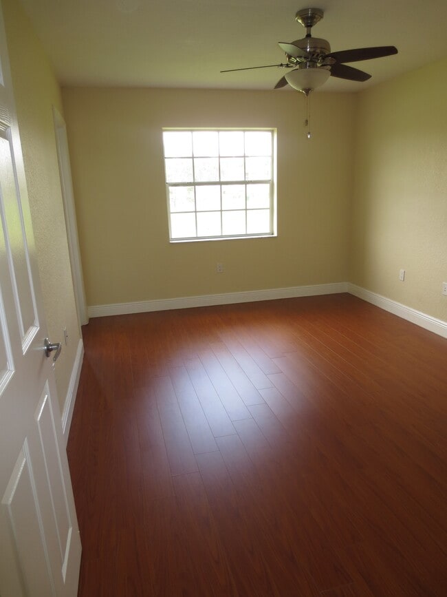 Photo - 2841 N Oakland Forest Dr Unidad 208