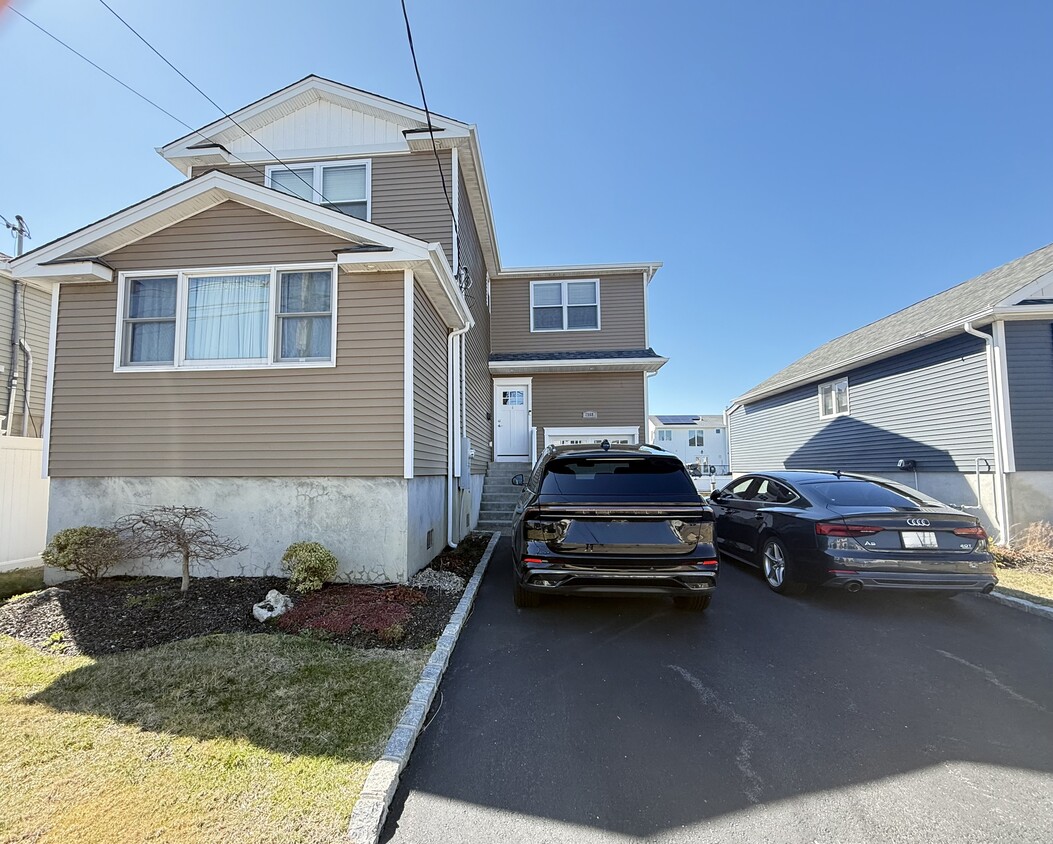 Photo - 2568 Seminole Ave (Seaford, NY)