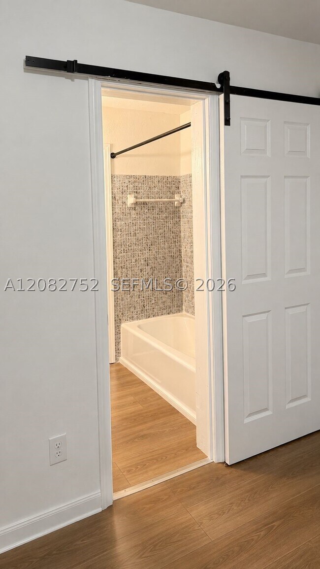 Photo - 4790 SW 65th Ave Unit 2