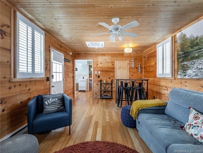 Photo - 6 Brunetto Grove