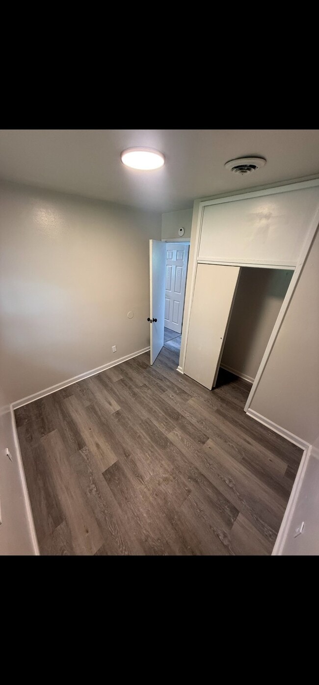 Photo - 28 E Adams Dr