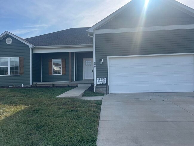 Building Photo - 809 Alpine Pine St