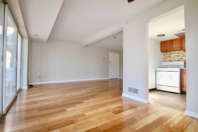 Photo - JEFFERSON VILLAGE -- 077