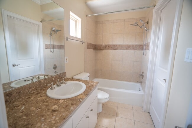 Building Photo - 5512 Val Verde St Rental