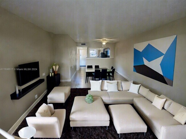 Photo - 861 NE 209th Terrace