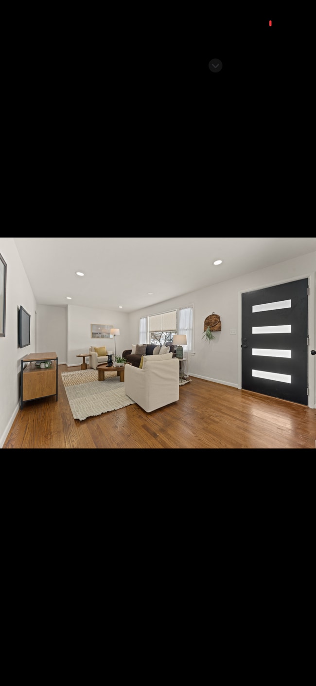 Photo - 810 Shady Ln