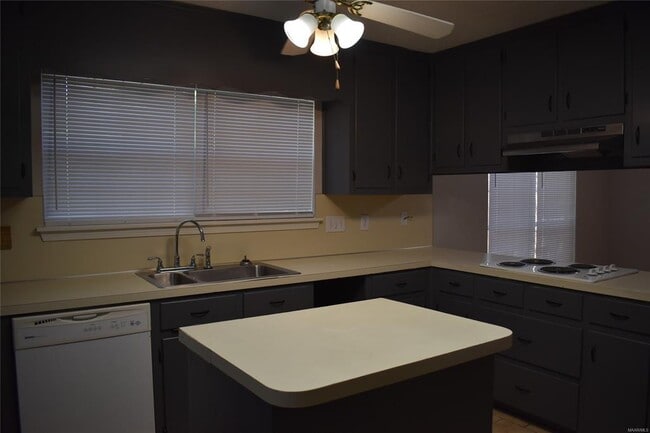 Photo - 3001 Sutton Dr