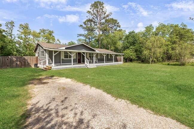 Photo - 16766 Lake Cir