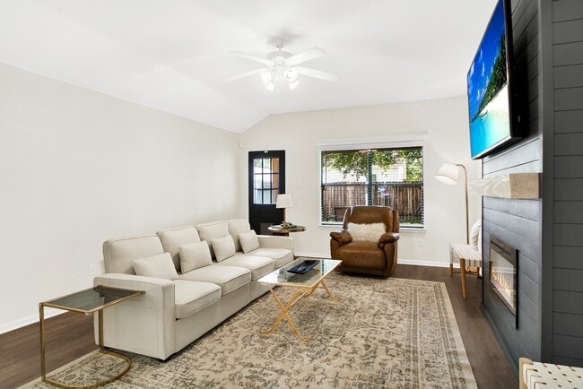 Photo - 11415 Hemington Dr