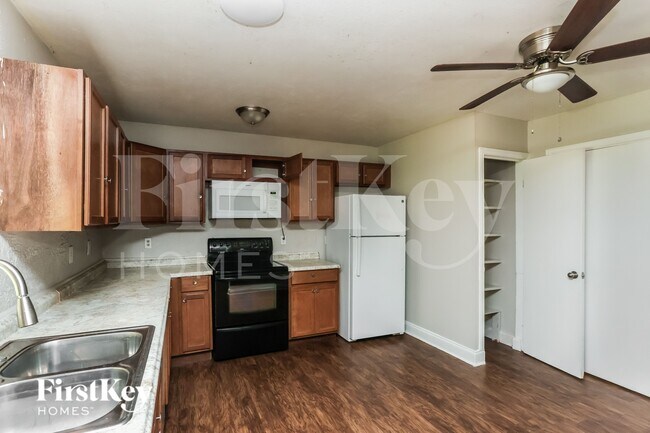 Photo - 6418 Briarknoll Dr