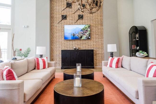 Leasing Center