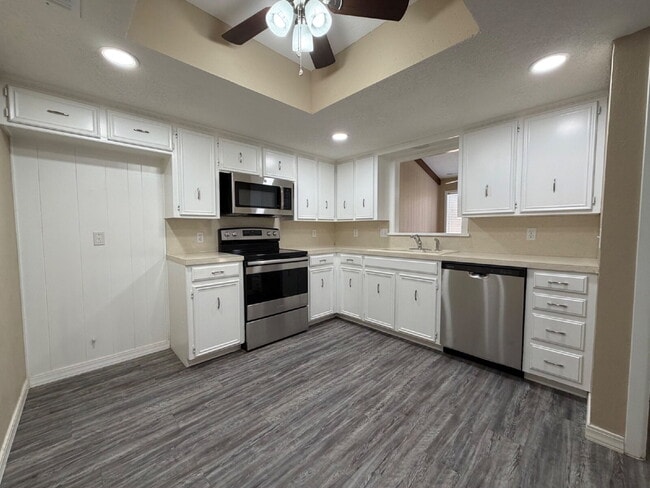 Photo - "Charming 2-Bed, 2-Bath Duplex 1,250 Sq Ft of Comfort in Lubbock!" Unidad B