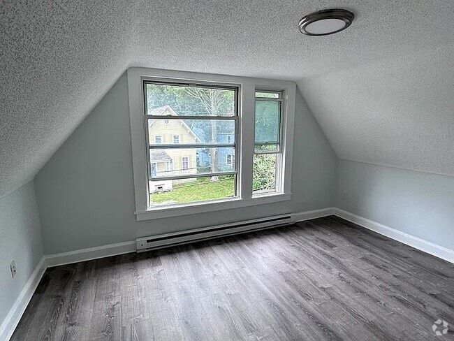 Building Photo - 111 Laurel Hill Ave Unit 3 Rental