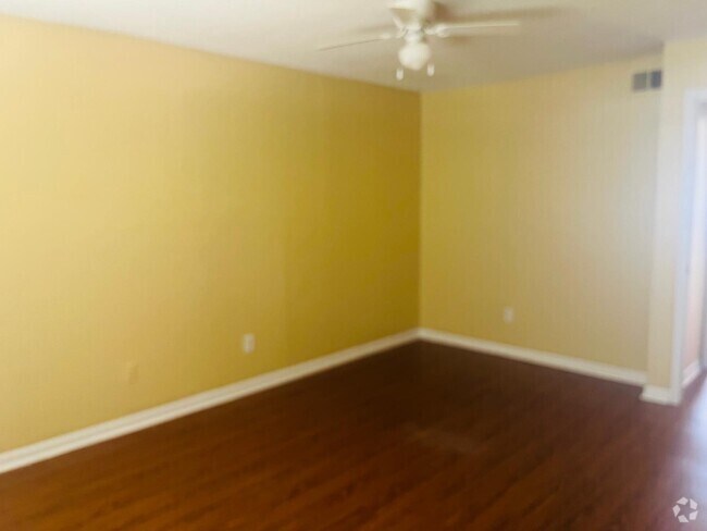 Building Photo - 6701 Dickens Ferry Rd Unit 30 Rental