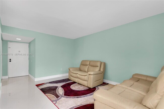 Photo - 9311 SW 4th St Unidad 105B