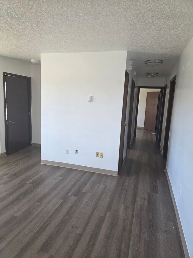 Photo - 1409 Belle Plaine Unidad 2