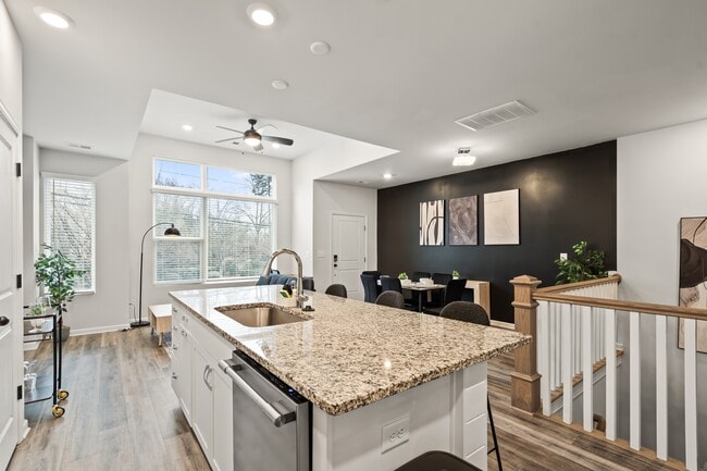 Photo - 2037 Statesville Ave