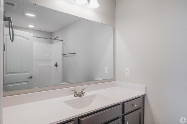 Photo - 755 Charter Dr